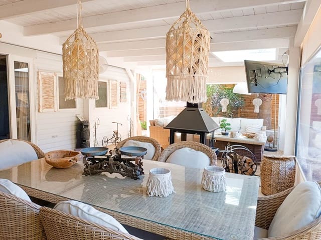 2 soverom Villa til leie i Rincón de Loix, Benidorm med garasje - € 1 800 (Ref: 8580260)