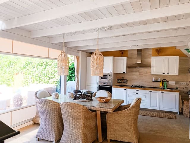 2 soverom Villa til leie i Rincón de Loix, Benidorm med garasje - € 1 800 (Ref: 8580260)