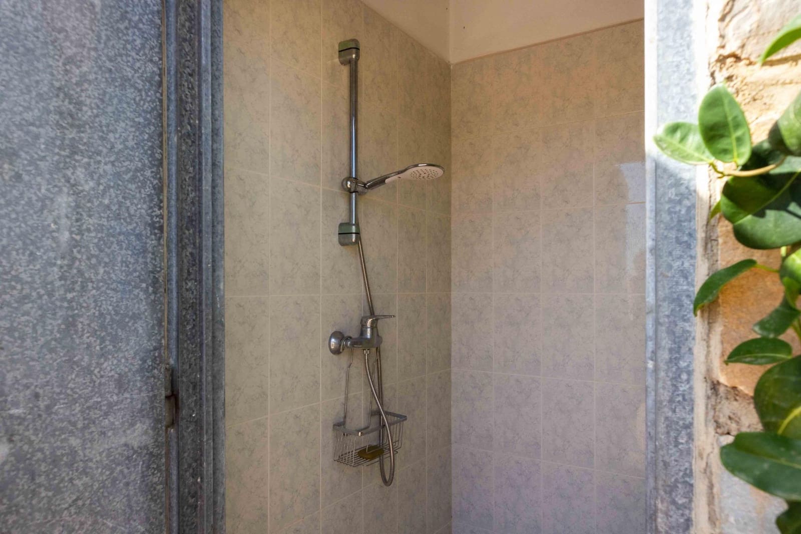 Chalet de 7 habitaciones en Alfaz del Pi / L'Alfàs del Pi en venta con piscina garaje - 460.000 € (Ref: 8599840)