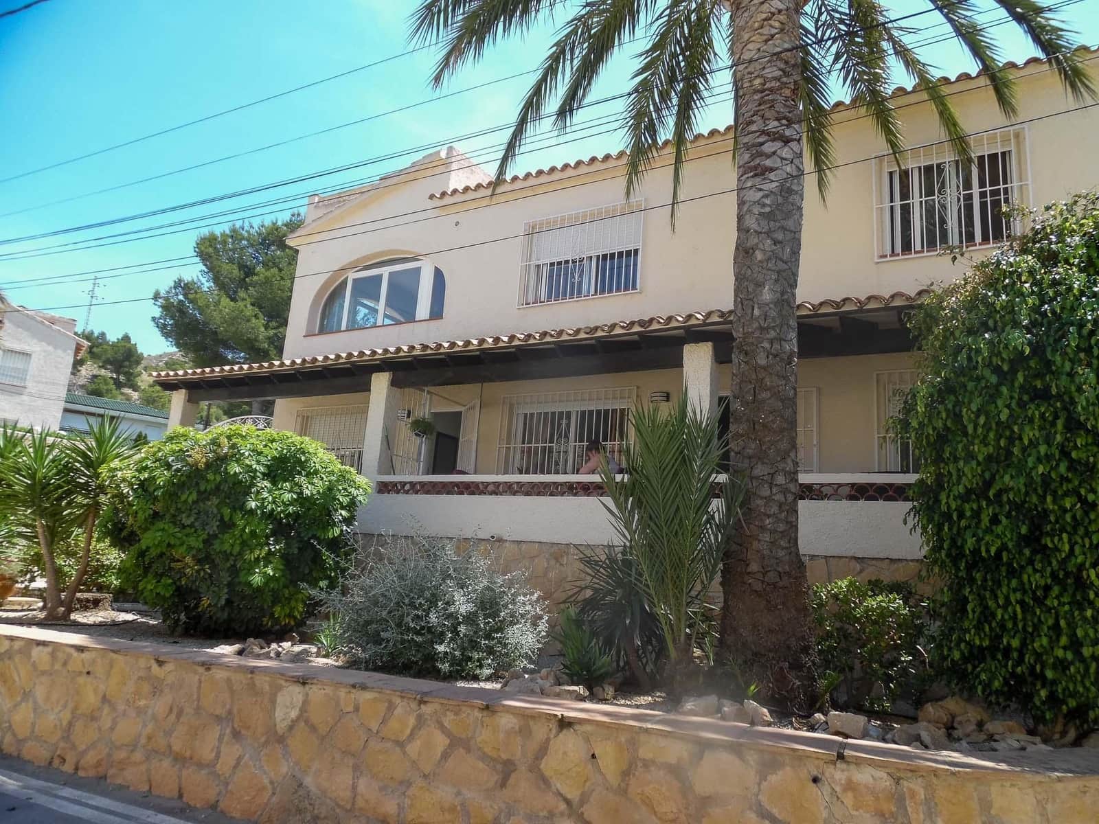 9 bedroom Villa for sale in Albir with pool garage - € 750,000 (Ref: 8638678)