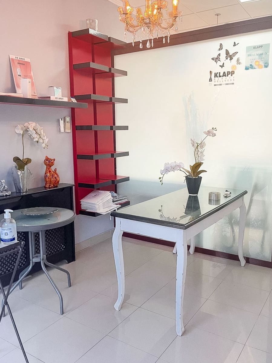 1 soveværelse Erhverv til leje i Albir - € 950 (Ref: 8646020)