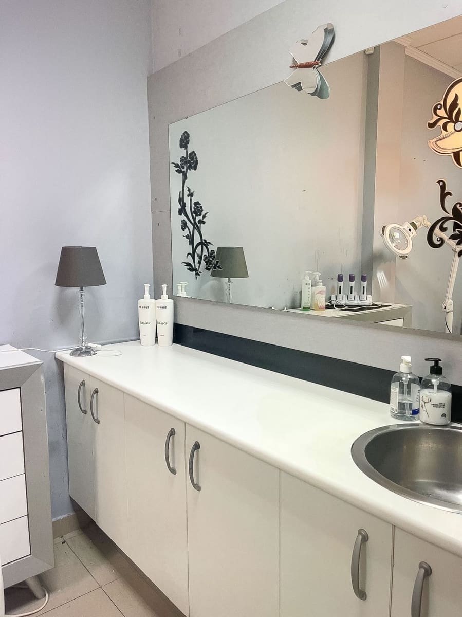 1 soveværelse Erhverv til leje i Albir - € 950 (Ref: 8646020)