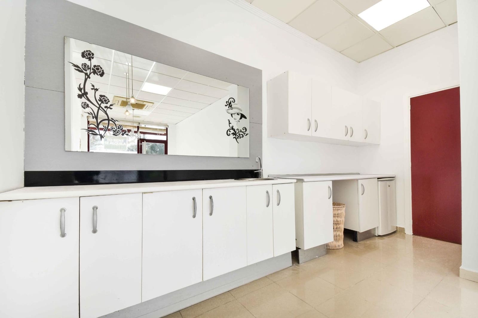 1 soveværelse Erhverv til leje i Albir - € 950 (Ref: 8646020)