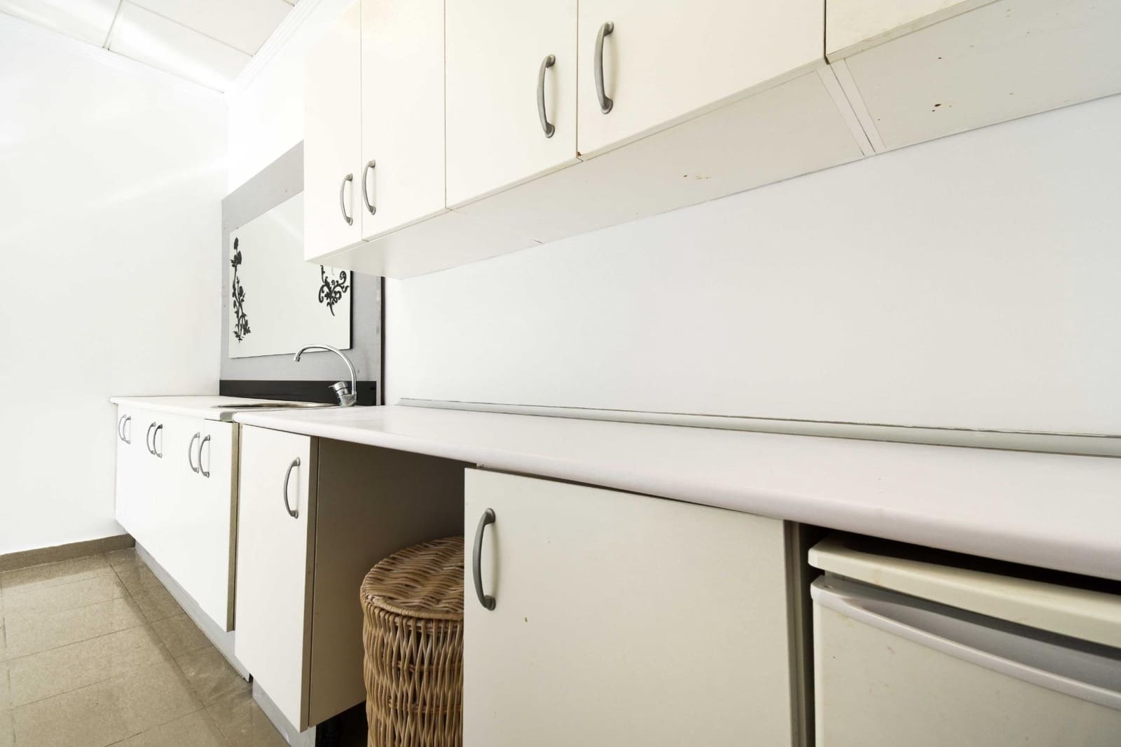 1 soveværelse Erhverv til leje i Albir - € 950 (Ref: 8646020)