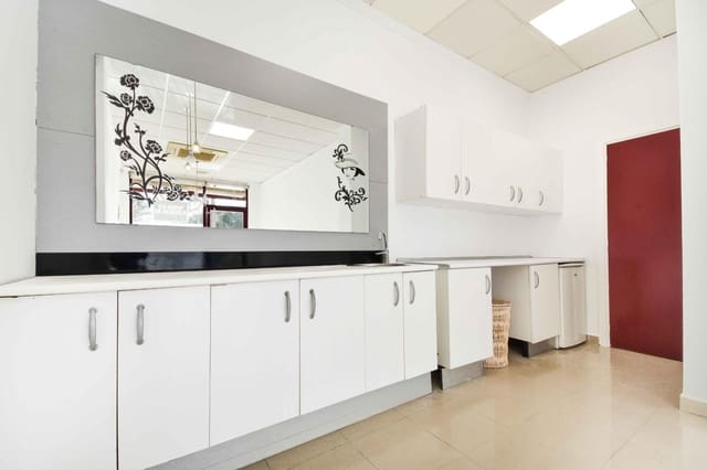 1 slaapkamer Commercieel te huur in Albir, Alfaz del Pi / L'Alfàs del Pi - € 950 (Ref: 8646020)