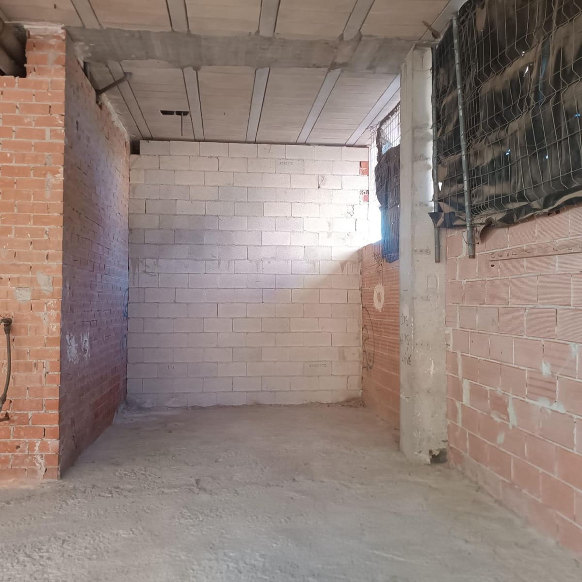 2 soverom Kommersiell til leie i Alfaz del Pi / L'Alfas del Pi med svømmebasseng - € 1 200 (Ref: 8652261)
