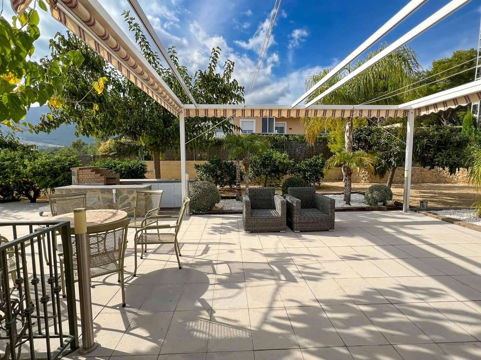 4 soverom Villa til salgs i Polop med svømmebasseng garasje - € 695 000 (Ref: 8672164)