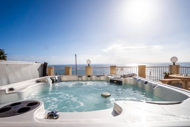 6 soverom Villa til salgs i La Villajoyosa / Vila Joiosa med svømmebasseng garasje - € 1 650 000 (Ref: 8806422)