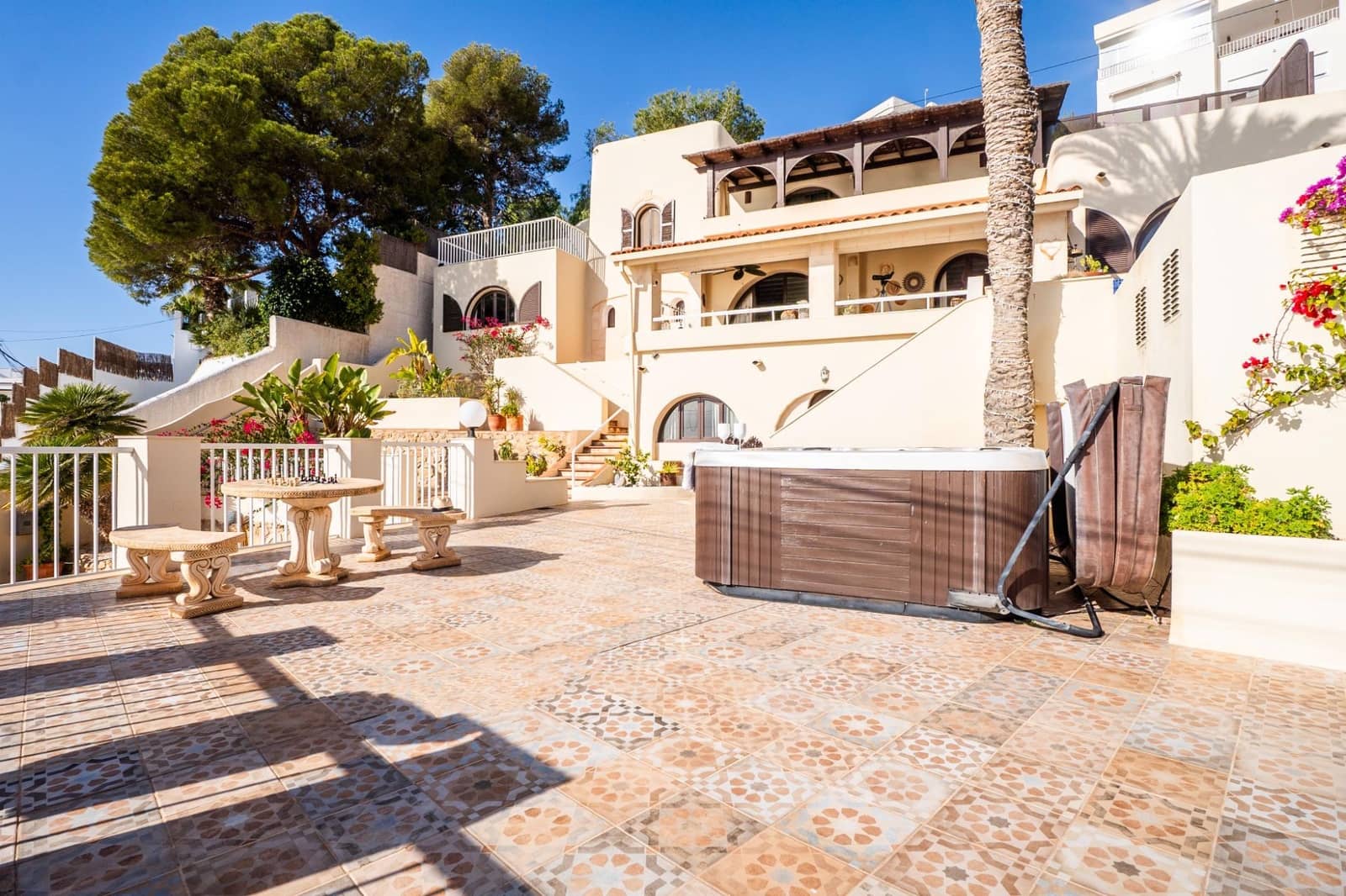 6 soveværelse Villa til salg i La Villajoyosa / Vila Joiosa med swimmingpool garage - € 1.650.000 (Ref: 8806422)