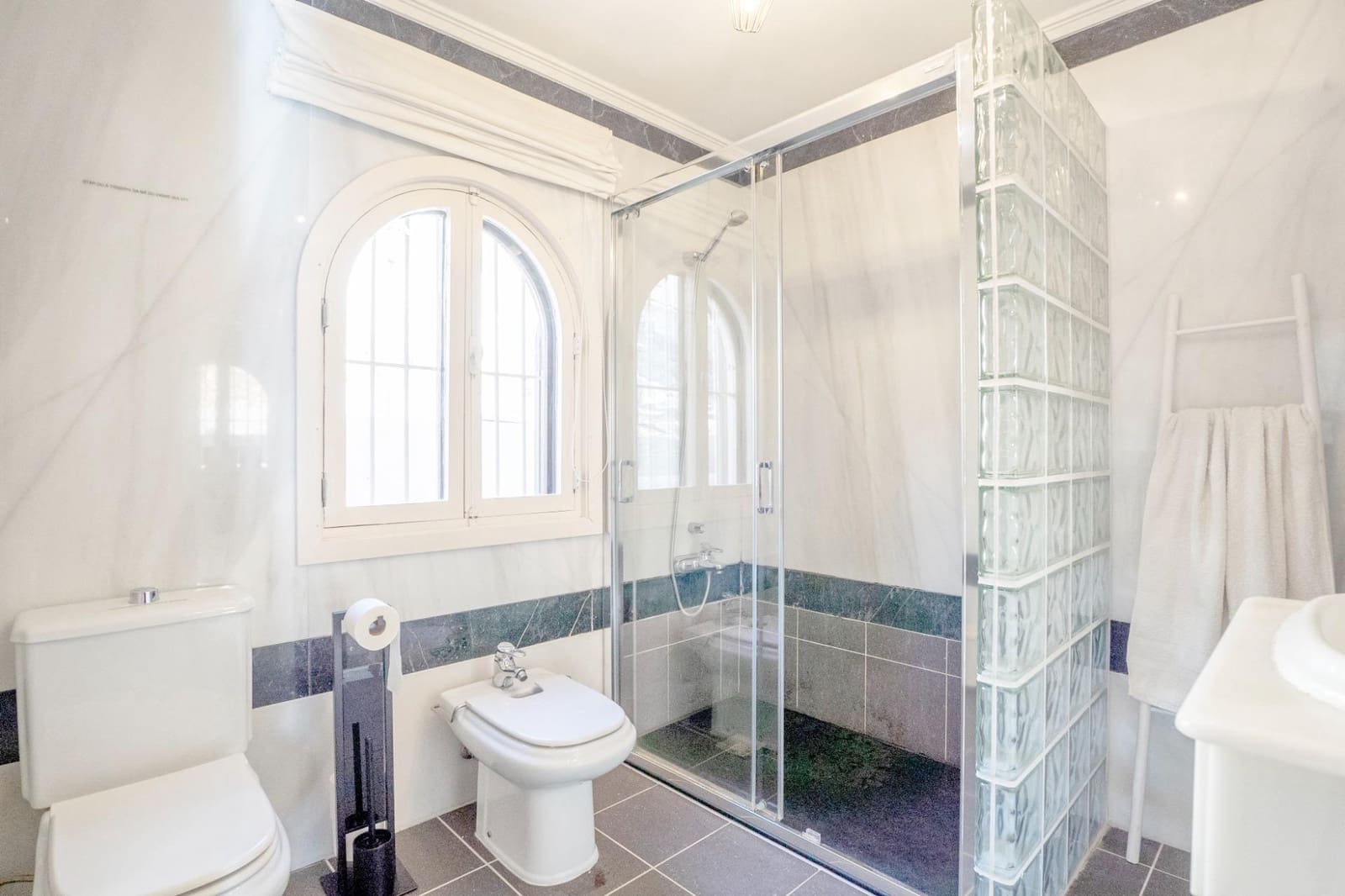 6 sypialnia Willa na sprzedaż w La Villajoyosa / Vila Joiosa z basenem garażem - 1 495 000 € (Ref: 8806422)