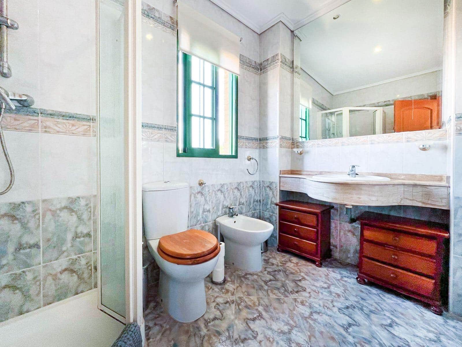 8 soverom Villa til salgs i Benidorm med svømmebasseng - € 945 000 (Ref: 8834622)