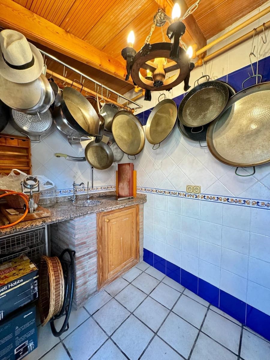 4 slaapkamer Villa te koop in Alfaz del Pi / L'Alfas del Pi met zwembad garage - € 1.200.000 (Ref: 8836549)