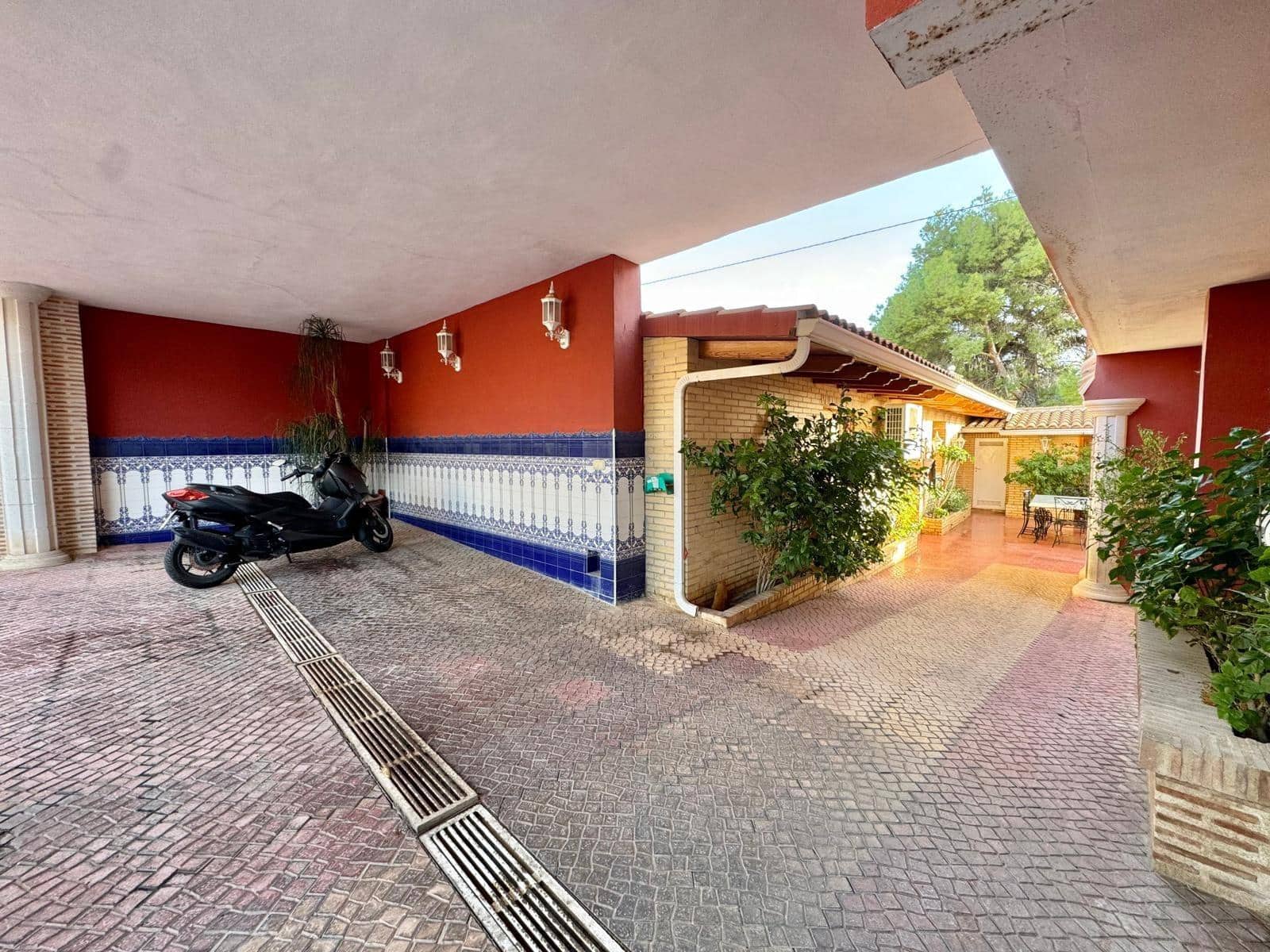 4 slaapkamer Villa te koop in Alfaz del Pi / L'Alfas del Pi met zwembad garage - € 1.200.000 (Ref: 8836549)