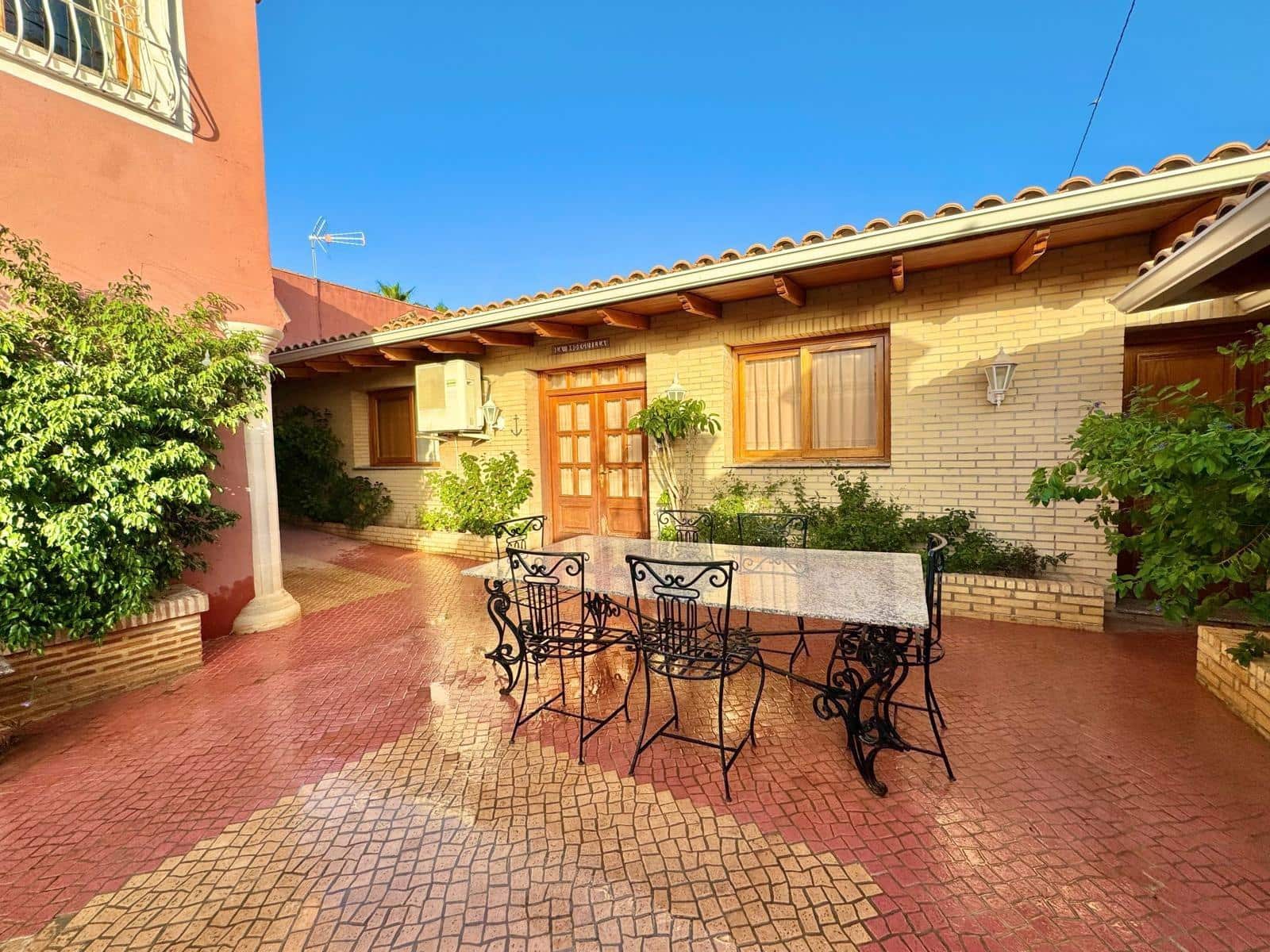 4 slaapkamer Villa te koop in Alfaz del Pi / L'Alfas del Pi met zwembad garage - € 1.200.000 (Ref: 8836549)