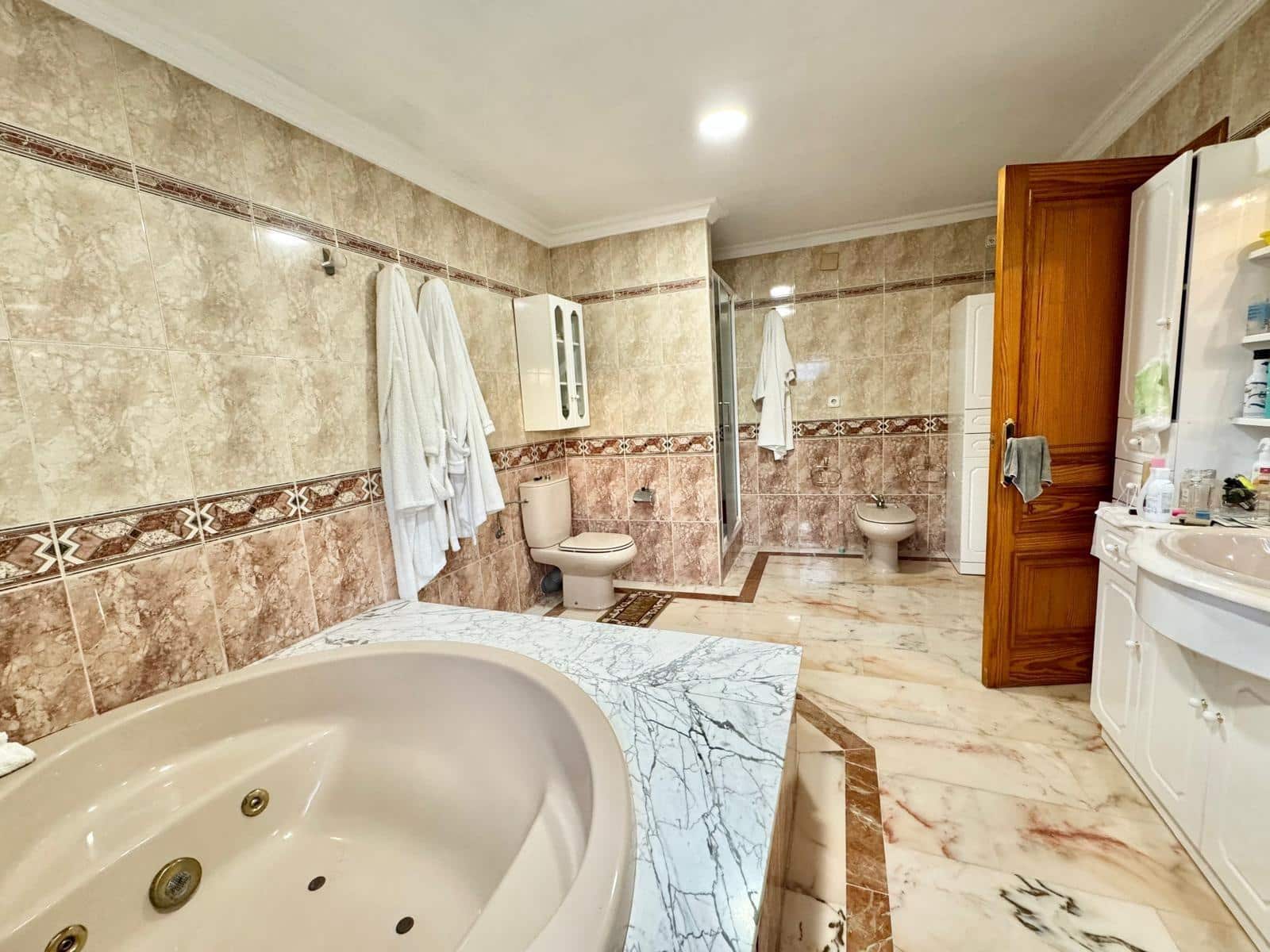 4 slaapkamer Villa te koop in Alfaz del Pi / L'Alfas del Pi met zwembad garage - € 1.200.000 (Ref: 8836549)