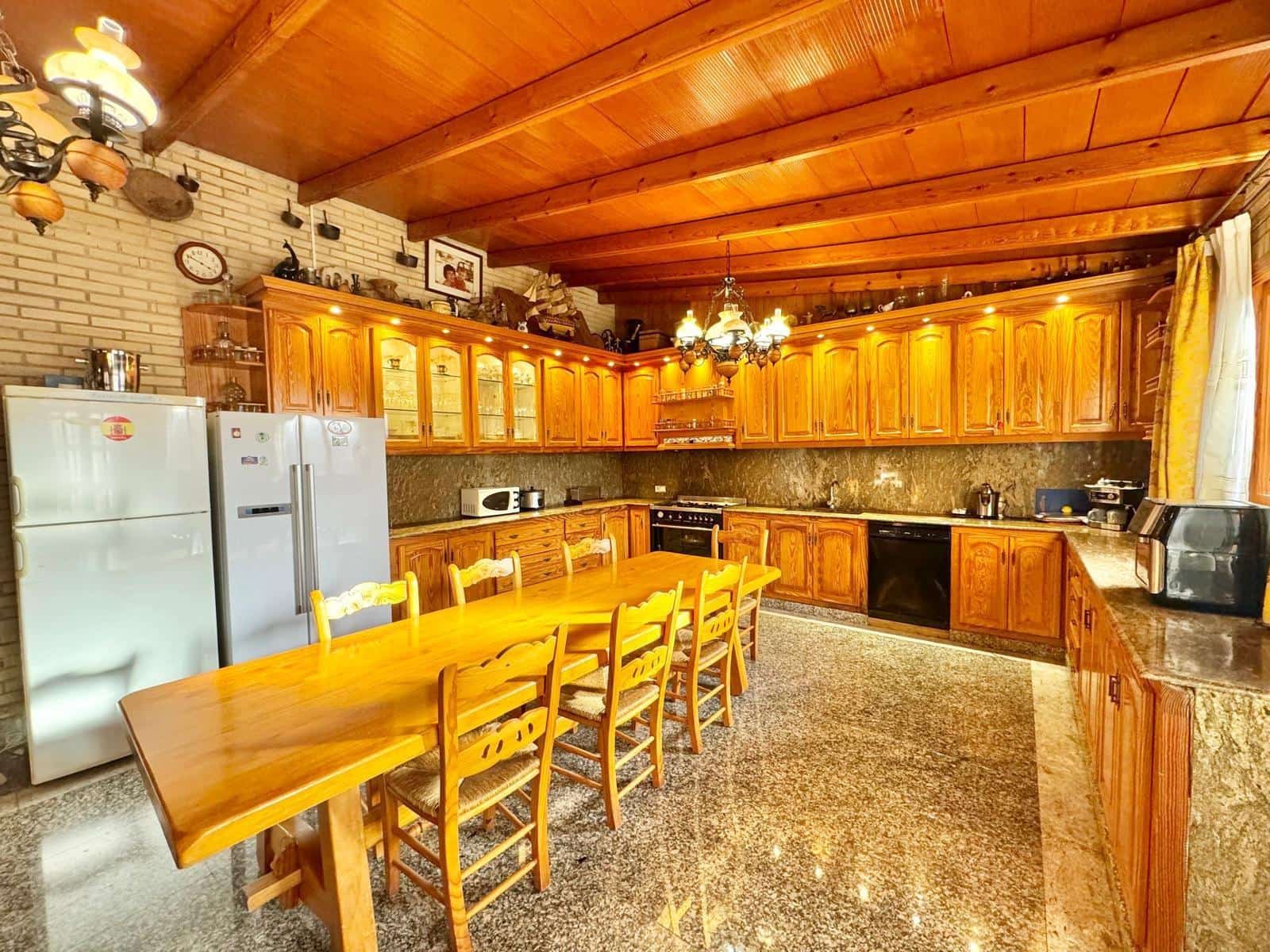 4 slaapkamer Villa te koop in Alfaz del Pi / L'Alfas del Pi met zwembad garage - € 1.200.000 (Ref: 8836549)