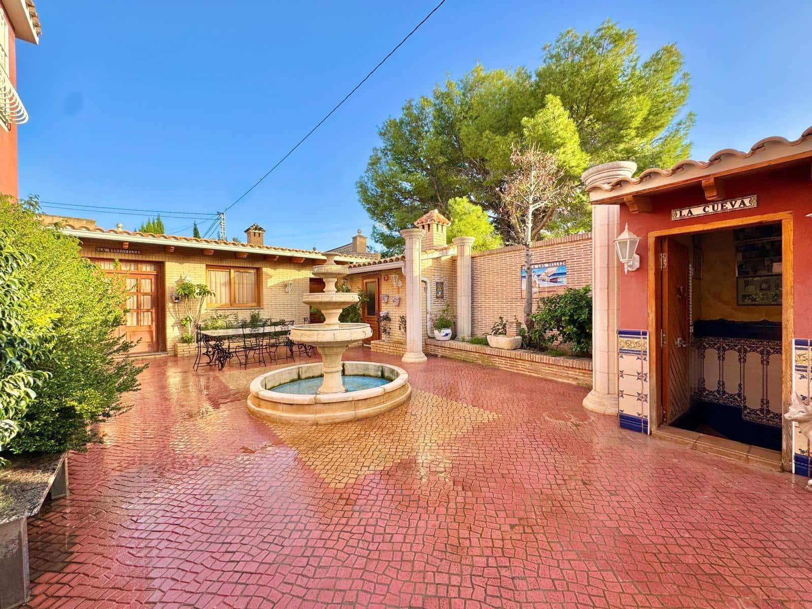 4 slaapkamer Villa te koop in Alfaz del Pi / L'Alfas del Pi met zwembad garage - € 1.200.000 (Ref: 8836549)