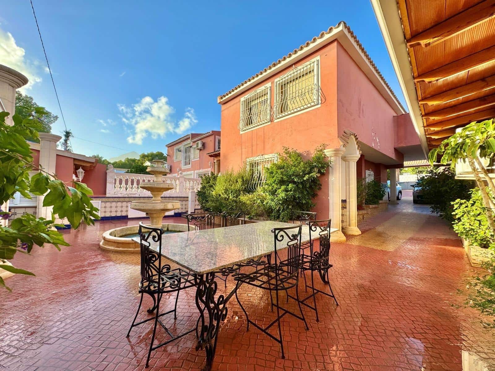 4 slaapkamer Villa te koop in Alfaz del Pi / L'Alfas del Pi met zwembad garage - € 1.200.000 (Ref: 8836549)