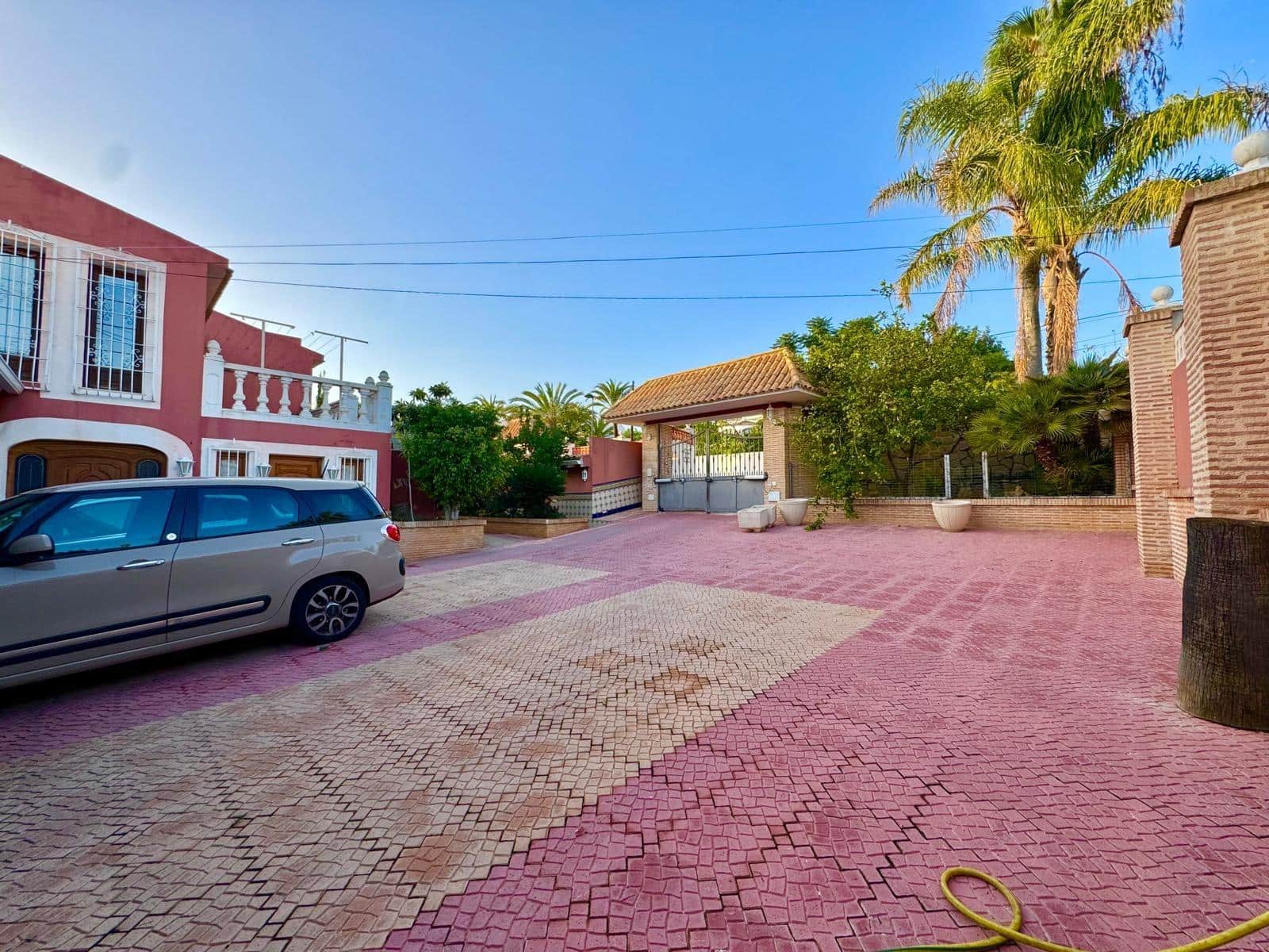 4 slaapkamer Villa te koop in Alfaz del Pi / L'Alfas del Pi met zwembad garage - € 1.200.000 (Ref: 8836549)