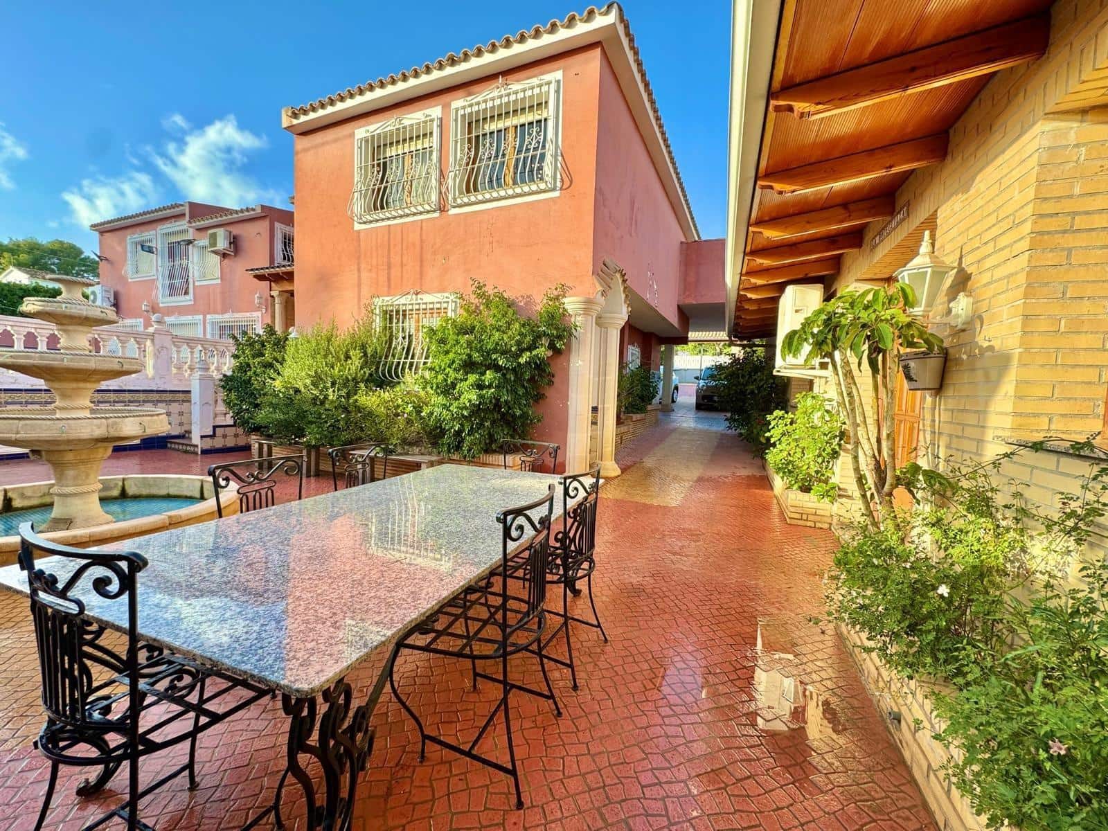 4 slaapkamer Villa te koop in Alfaz del Pi / L'Alfas del Pi met zwembad garage - € 1.200.000 (Ref: 8836549)