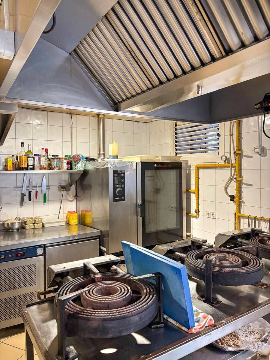 Kommersiell att hyra i Albir - 1 980 € (Ref: 8841177)