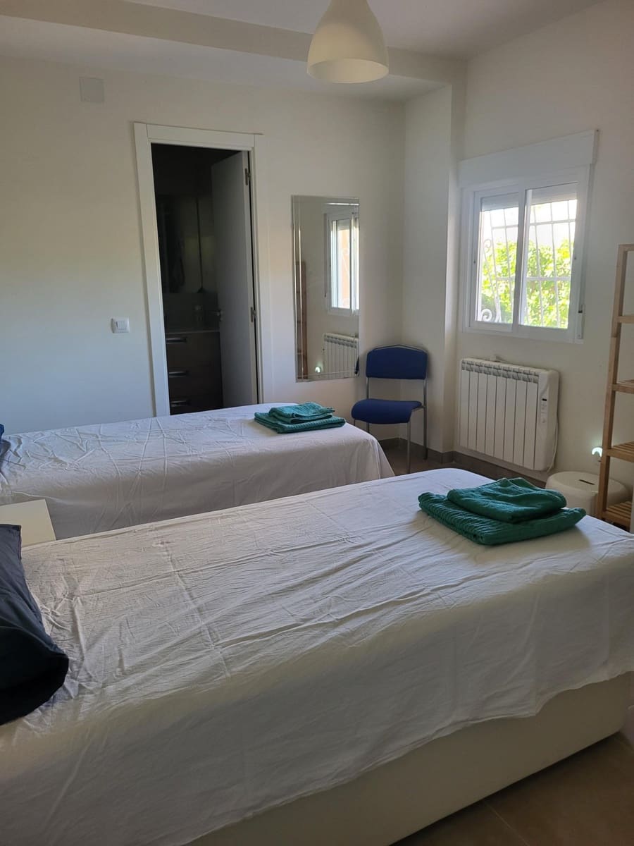 4 makuuhuone Huvila vuokrattavana paikassa Albir mukana uima-altaan 
autotalli - 2 000 € (Ref: 8865332)