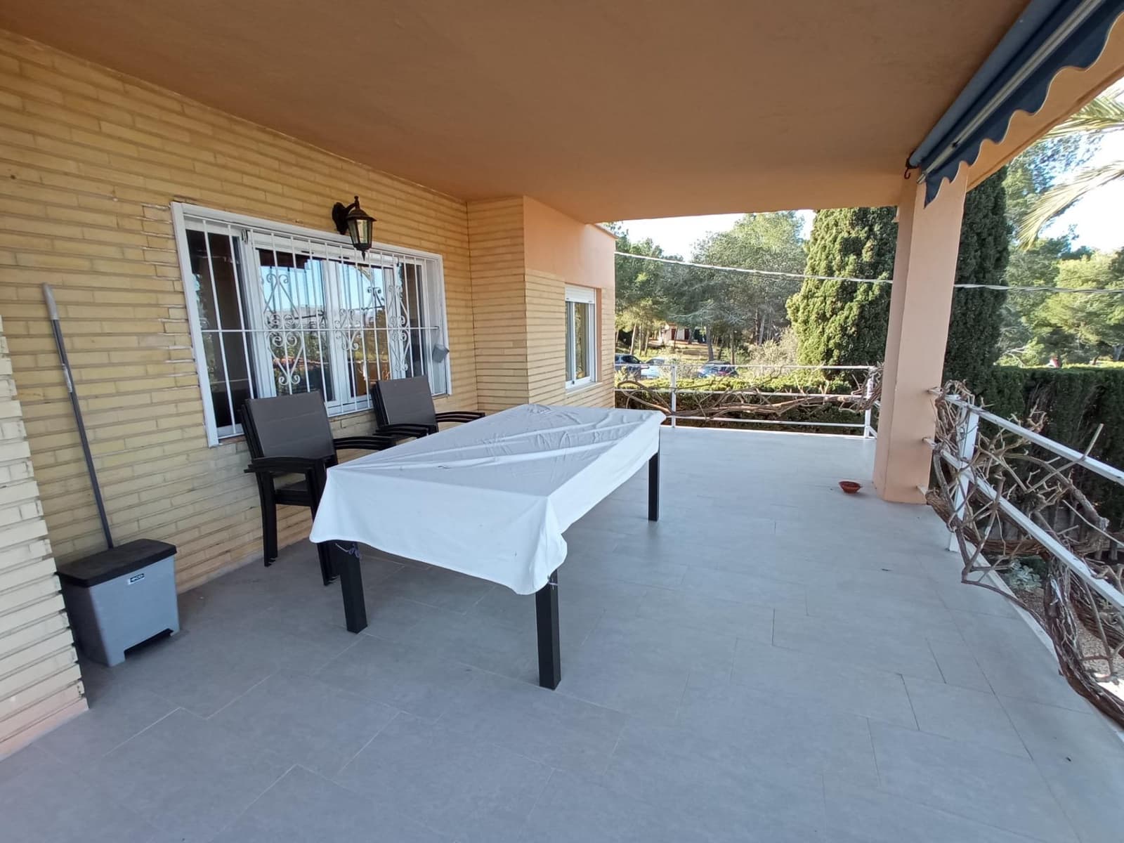 4 makuuhuone Huvila vuokrattavana paikassa Albir mukana uima-altaan 
autotalli - 2 000 € (Ref: 8865332)