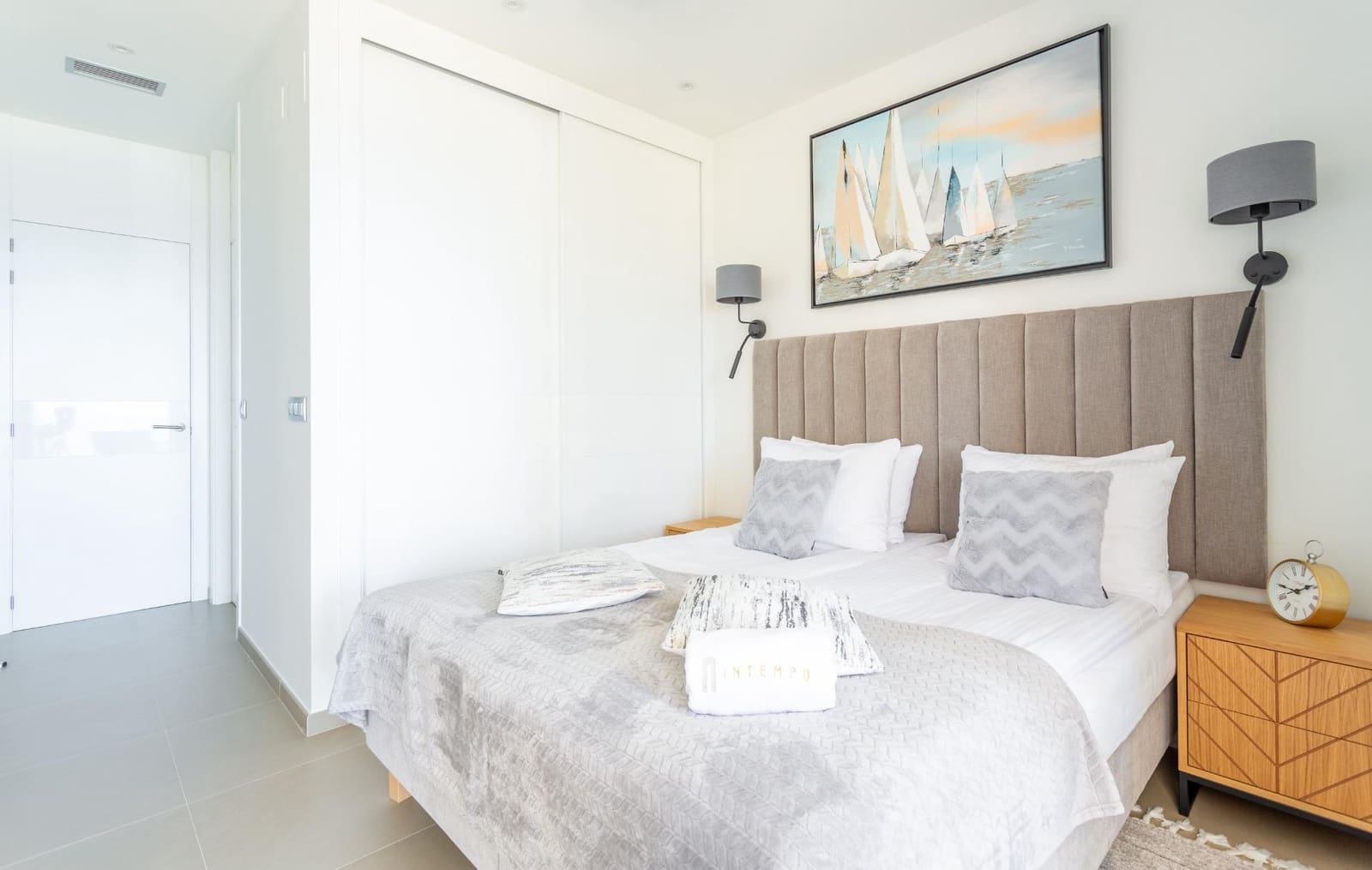 2 bedroom Apartment for sale in Benidorm with pool - € 525,000 (Ref: 8905628)