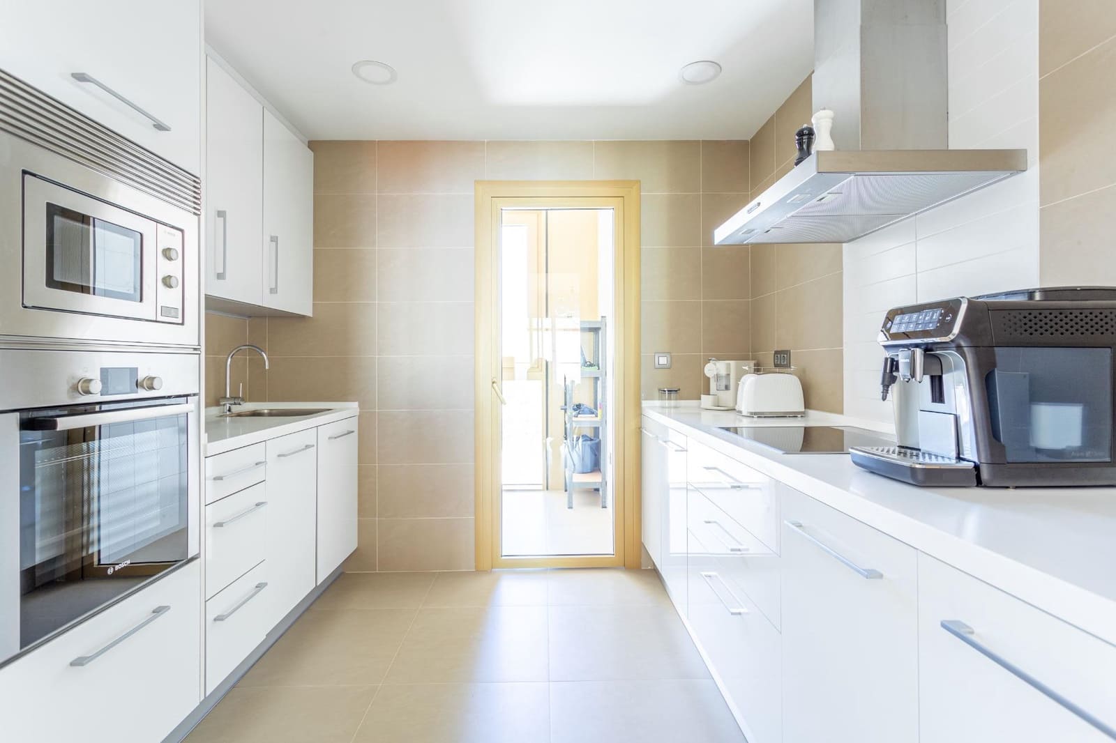 2 bedroom Apartment for sale in Benidorm with pool - € 525,000 (Ref: 8905628)