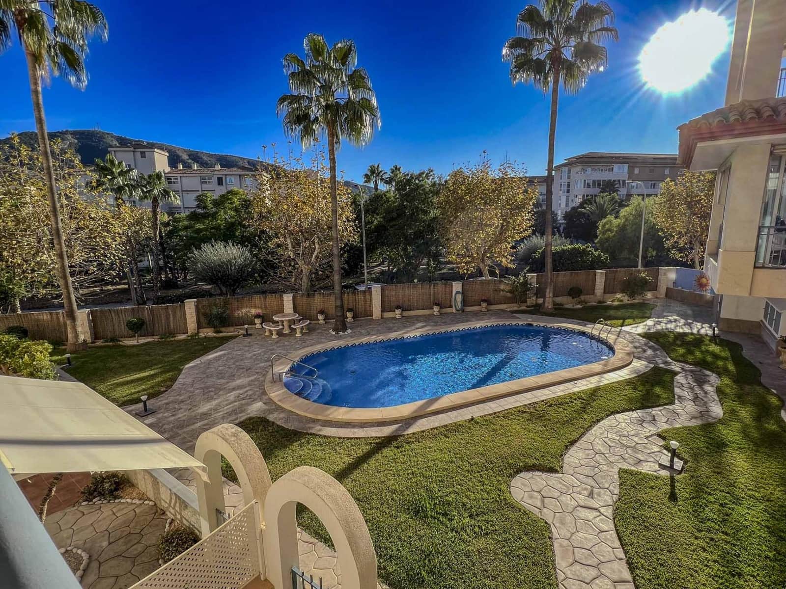 2 bedroom Apartment for rent in Albir with pool garage - € 1,550 (Ref: 8913051)