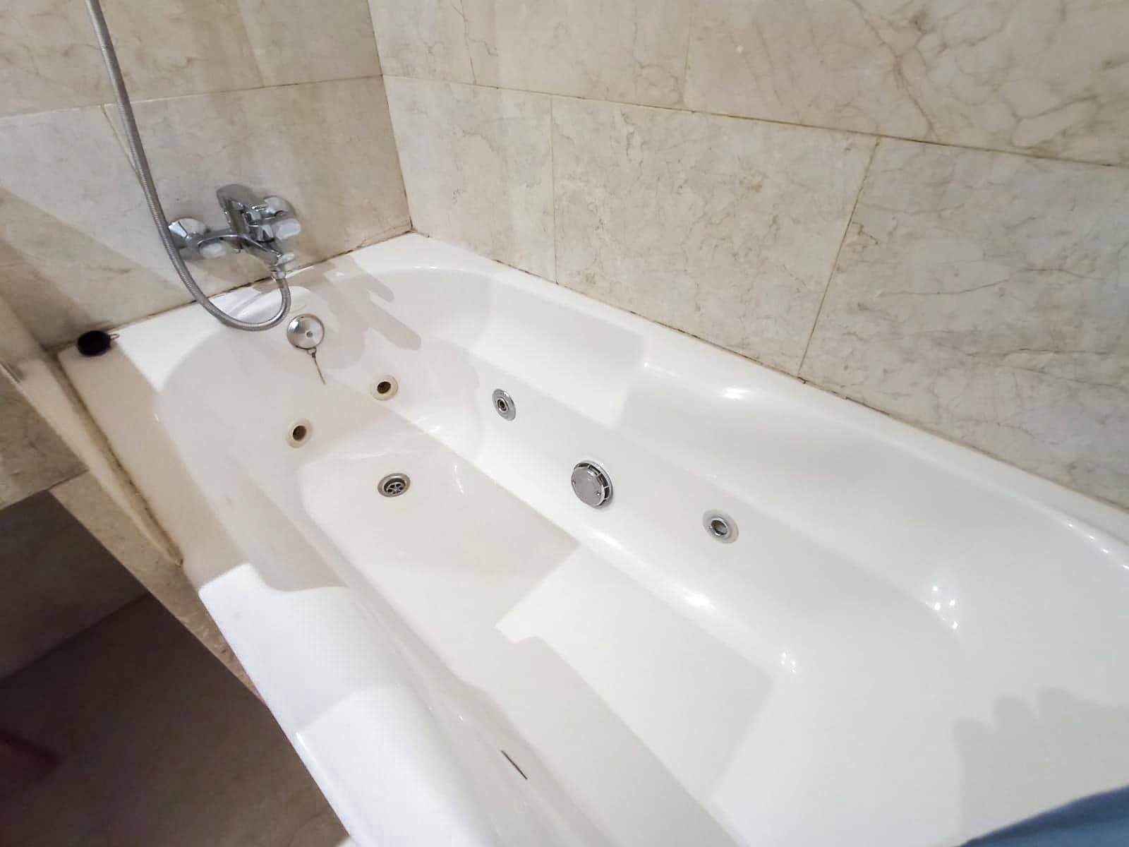 2 Zimmer Apartment zu verkaufen in Albir mit Pool Garage - 385.000 € (Ref: 8950495)