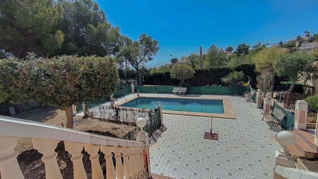 4 Zimmer Villa zu verkaufen in La Nucia mit Pool - 560.000 € (Ref: 8954380)