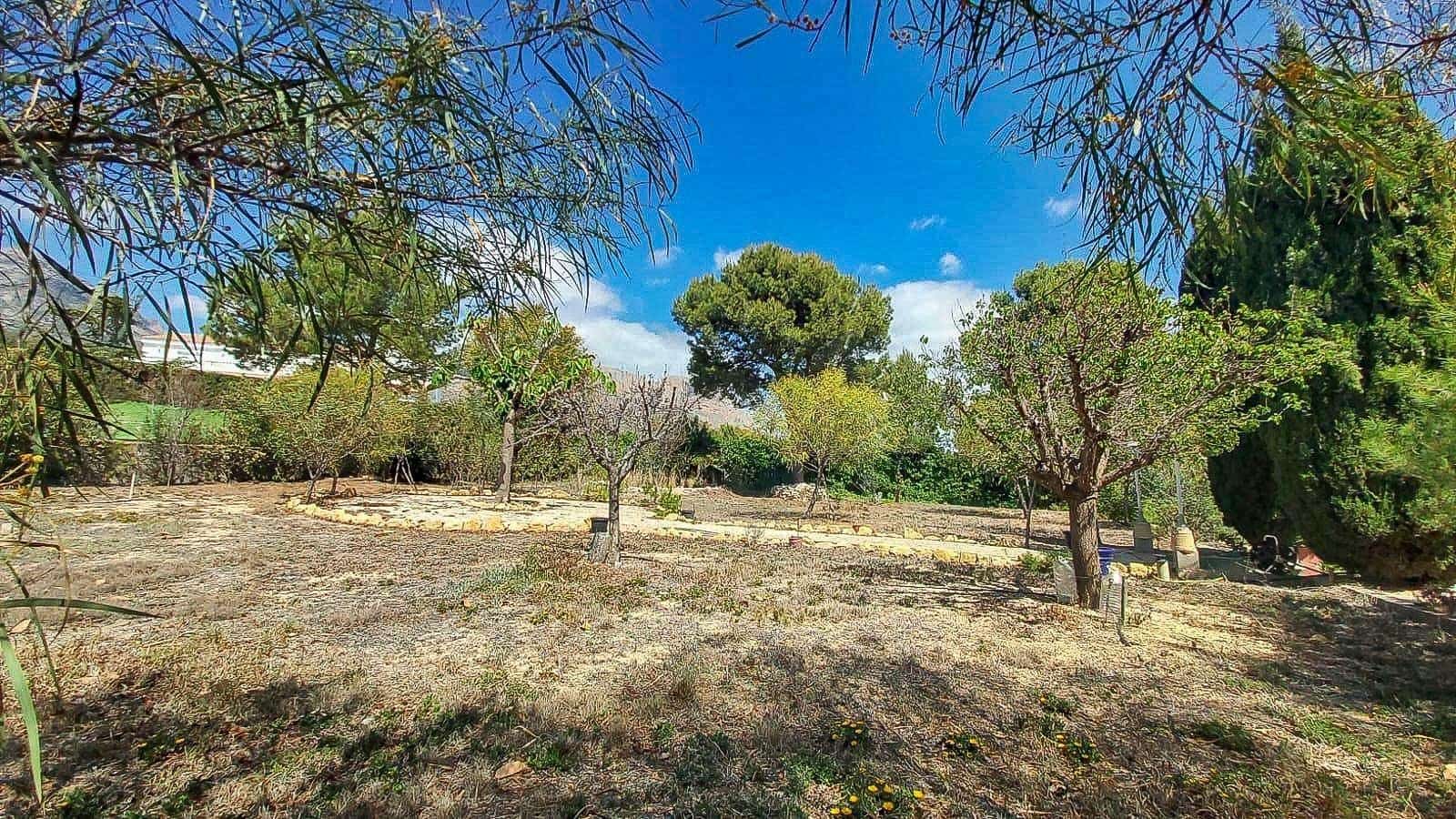 4 bedroom Villa for sale in La Nucia with pool - € 560,000 (Ref: 8954380)