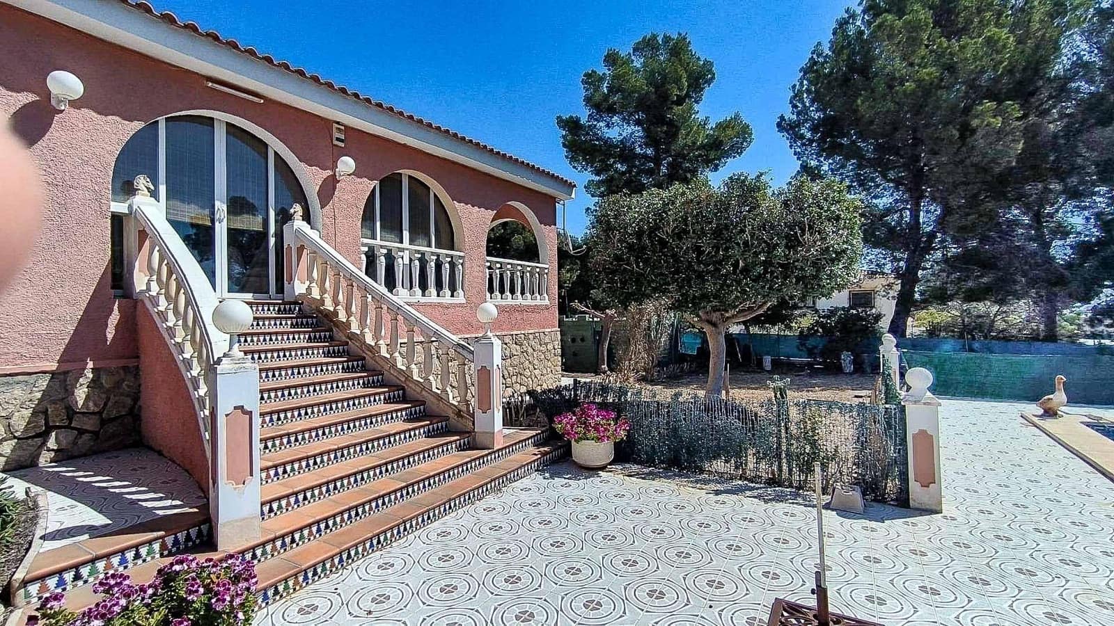 4 bedroom Villa for sale in La Nucia with pool - € 560,000 (Ref: 8954380)