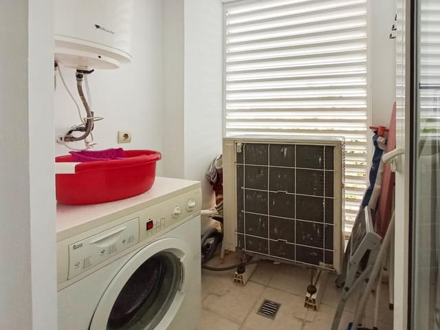 2 makuuhuone Huoneisto myytävänä paikassa Albir, Alfaz del Pi / L'Alfàs del Pi mukana uima-altaan 
autotalli - 385 000 € (Ref: 8957360)