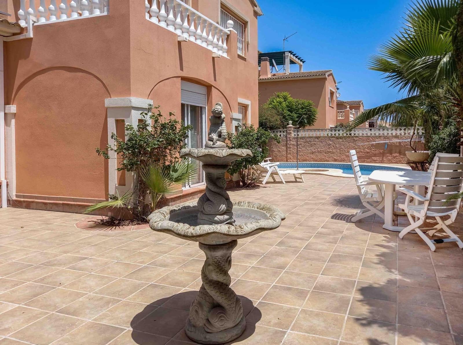 4 bedroom Villa for sale in Albir with pool - € 665,000 (Ref: 9001497)