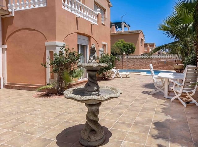 4 bedroom Villa for sale in Albir, Alfaz del Pi / L'Alfàs del Pi with pool - € 665,000 (Ref: 9001497)