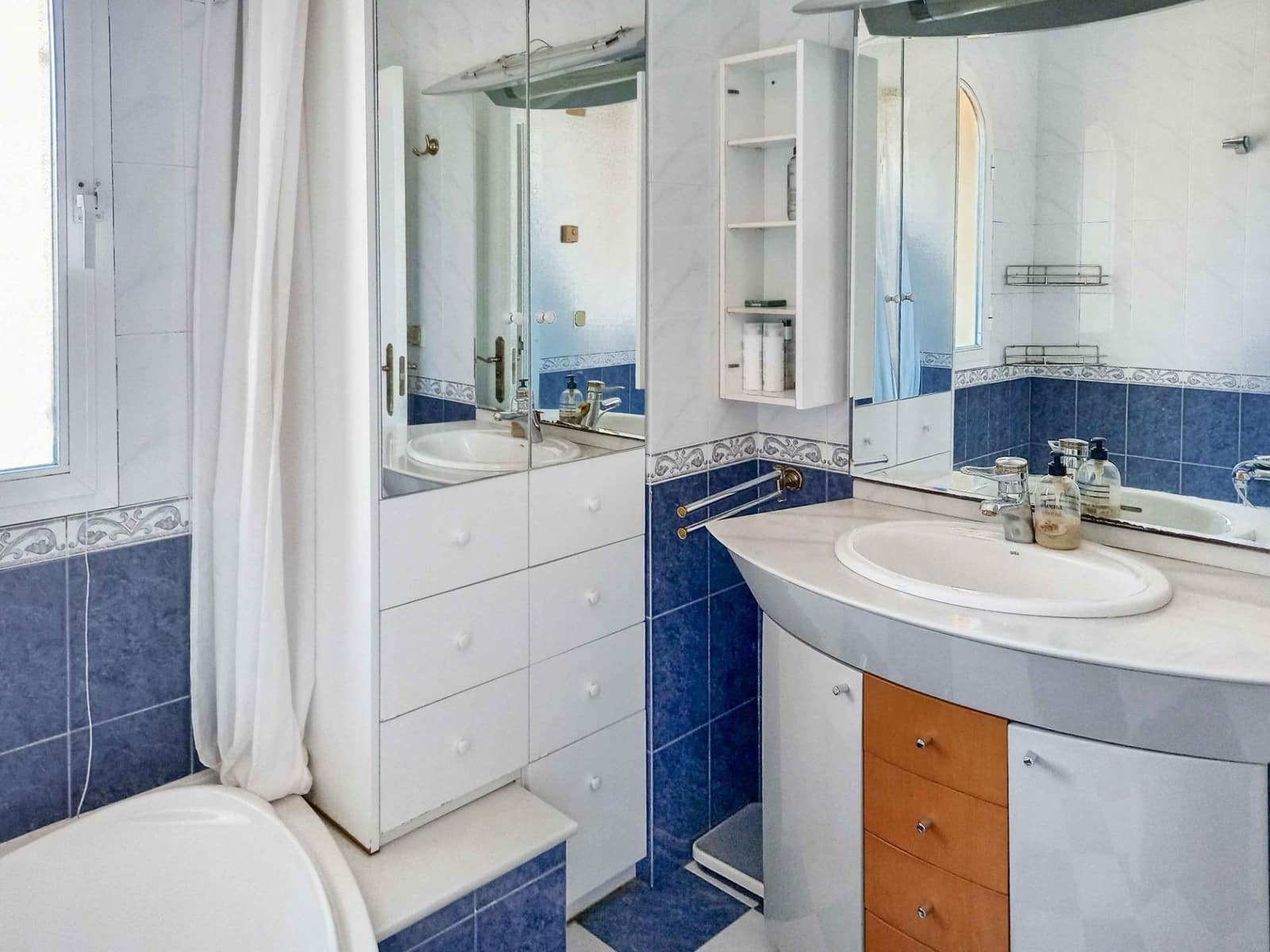 4 bedroom Villa for sale in Albir with pool - € 665,000 (Ref: 9001497)