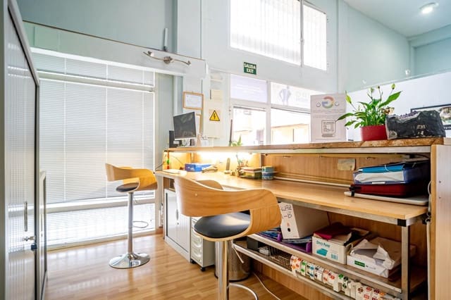 Commercial for sale in Alfaz del Pi / L'Alfàs del Pi - € 229,000 (Ref: 9001498)