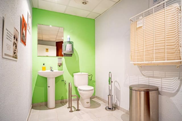 Commercial for sale in Alfaz del Pi / L'Alfàs del Pi - € 229,000 (Ref: 9001498)