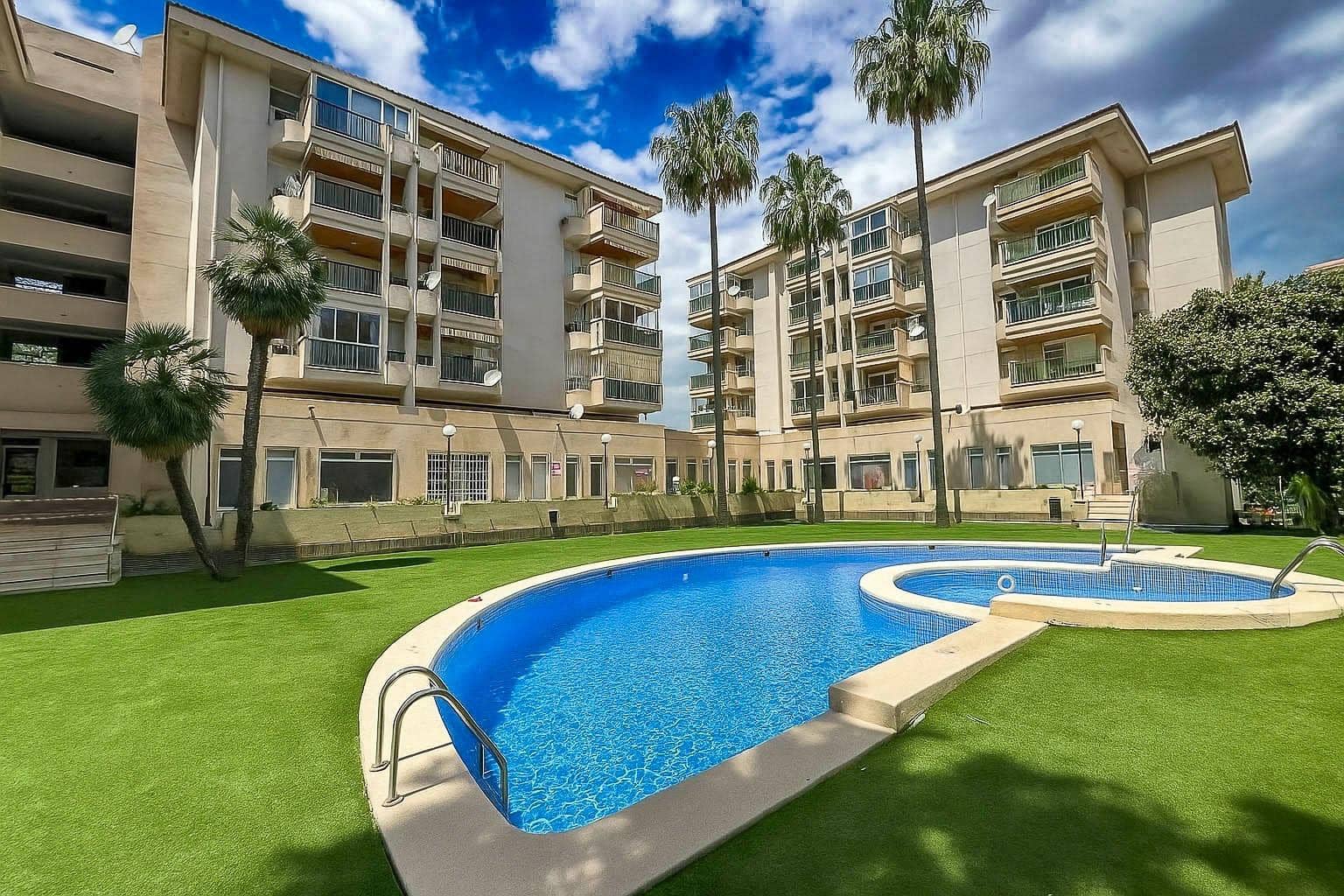 2 soverom Leilighet til salgs i Albir med garasje - € 379 000 (Ref: 9020807)