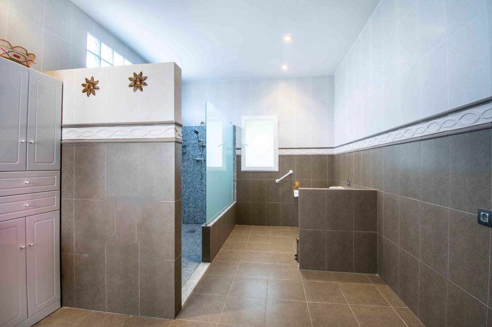 4 bedroom Villa for sale in Albir with pool garage - € 999,000 (Ref: 9062242)