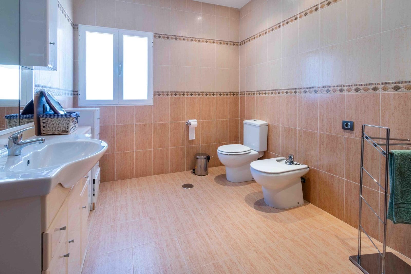 4 bedroom Villa for sale in Albir with pool garage - € 999,000 (Ref: 9062242)