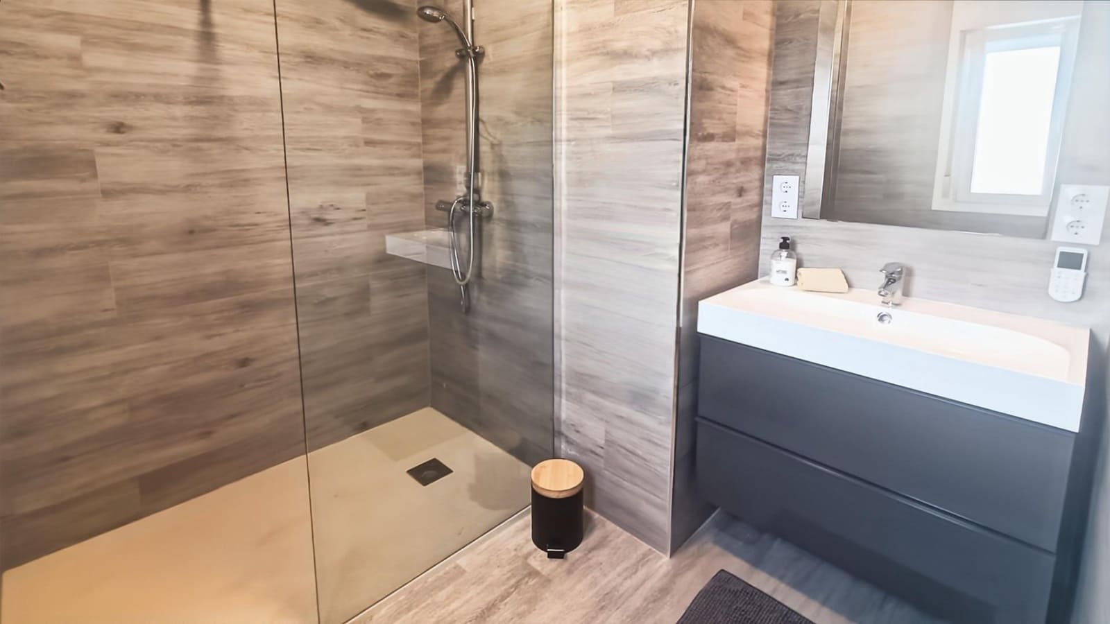 6 bedroom Villa for sale in Albir with pool garage - € 1,180,000 (Ref: 9068750)