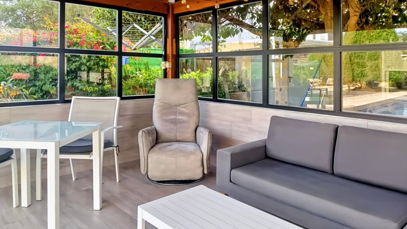 6 bedroom Villa for sale in Albir with pool garage - € 1,180,000 (Ref: 9068750)