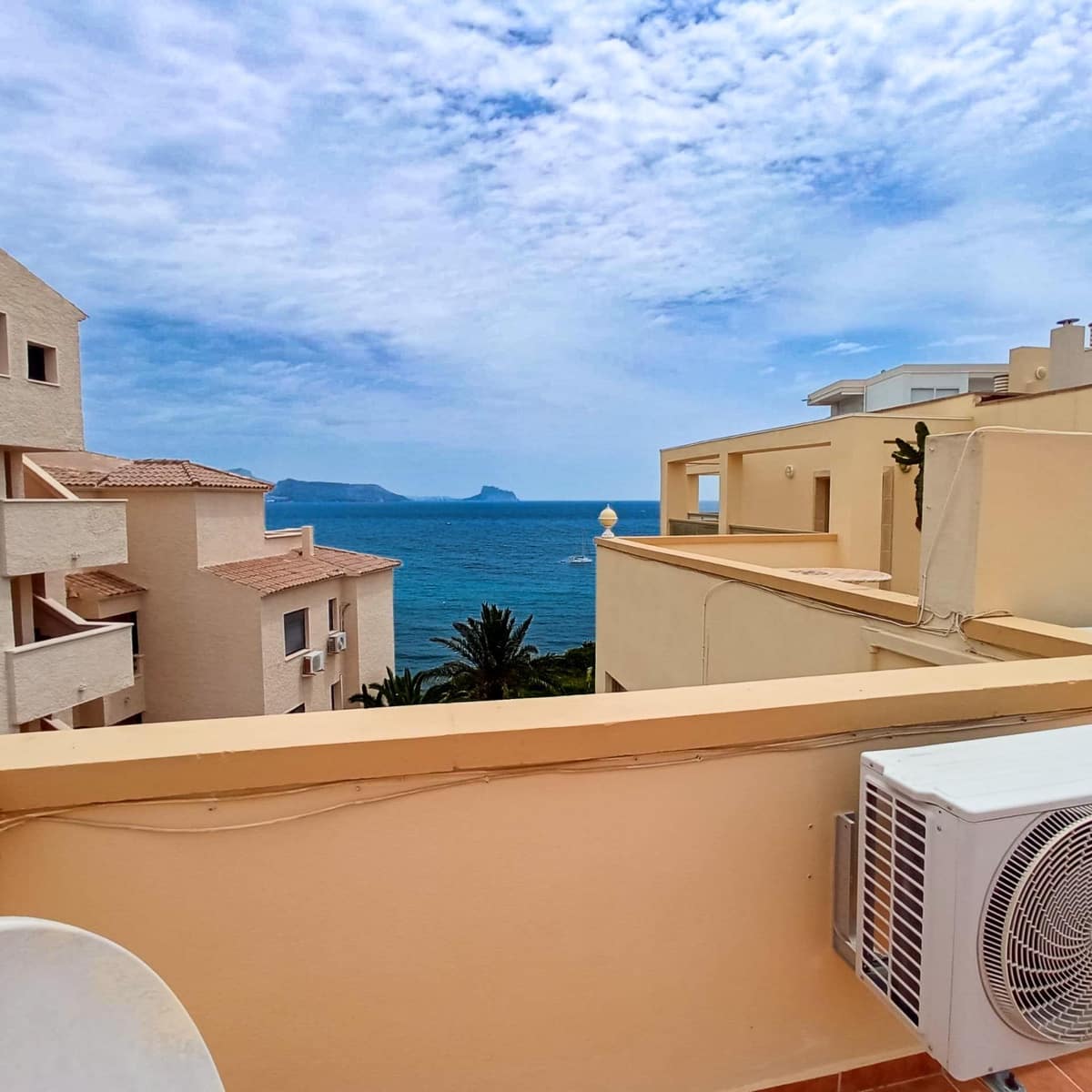 2 quarto Apartamento para arrendar em Albir com piscina - 1 450 € (Ref: 9077892)