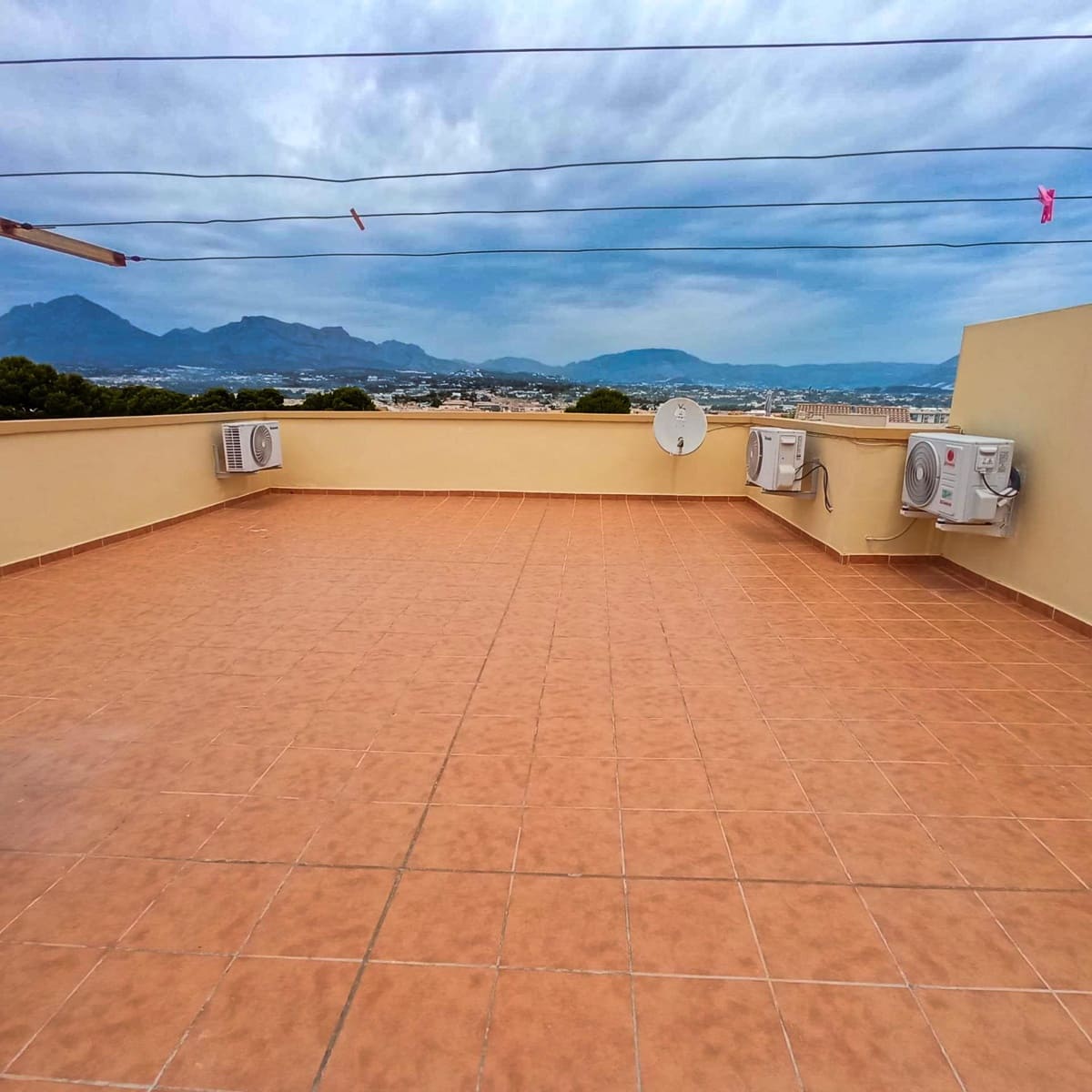 2 quarto Apartamento para arrendar em Albir com piscina - 1 450 € (Ref: 9077892)