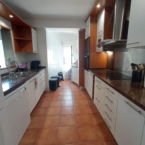 4 soverom Villa til leie i Alfaz del Pi / L'Alfàs del Pi med svømmebasseng - € 2 450 (Ref: 9095162)