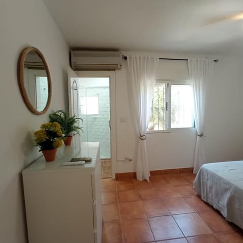 4 soverom Villa til leie i Alfaz del Pi / L'Alfàs del Pi med svømmebasseng - € 2 450 (Ref: 9095162)