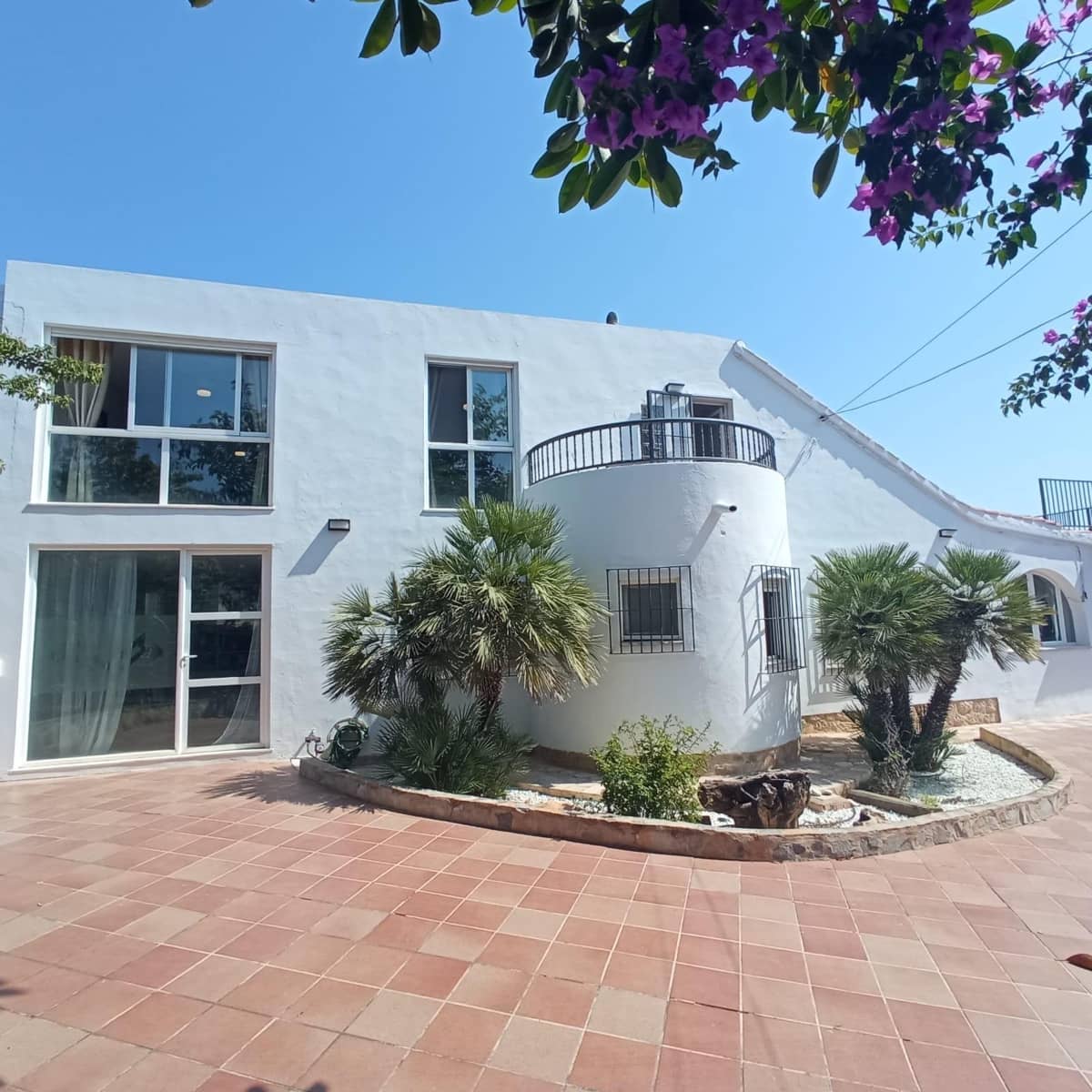 4 soverom Villa til leie i Alfaz del Pi / L'Alfas del Pi med svømmebasseng - € 2 450 (Ref: 9095162)